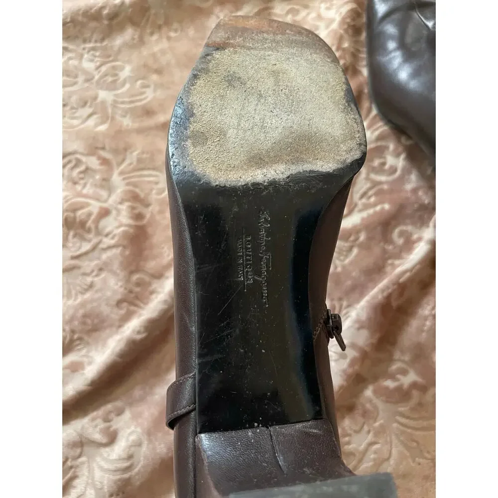 Salvatore Ferragamo brown leather boots side buckle and rectangular‎ heel 7